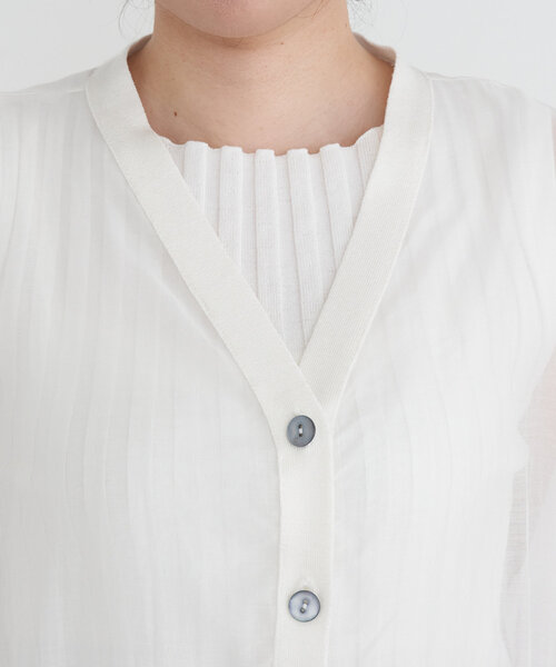 Jena espace merveilleux（ジェナ　エスパスメルヴェイユ）の「【真夏も涼しく着れる】シアーボタンカーディガン（カーディガン/ボレロ・レディース・グレー/ブラック/オフホワイト・FREE）」の21枚目の写真