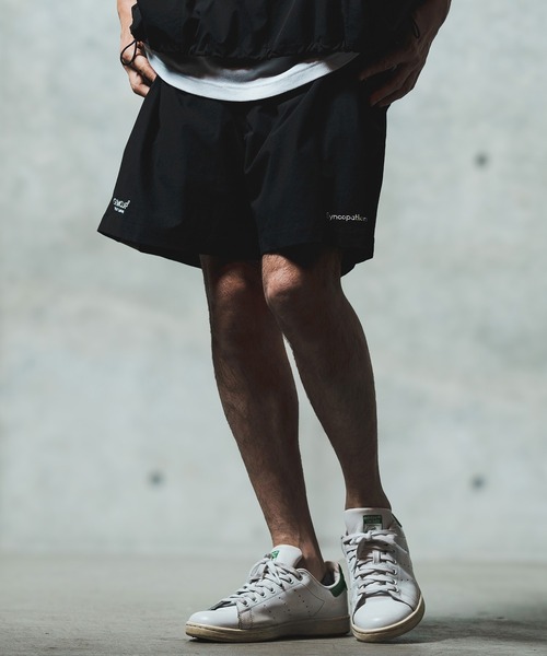 GLIMCLAP(グリムクラップ)の「mp13548- Mini-ripstop nylon fabric shorts ショートパンツ(その他パンツ・メンズ・ブラック/ナチュラル・S/M/L)」の4枚目の写真