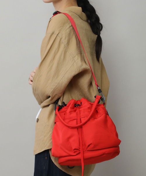 Munich(ミューニック)の「ポリエステルウェザーヘルメットバッグ(ショルダーバッグ・レディース・ベージュ/ブラック/ライトグレー/グリーン/レッド/パープル/オレンジ/カーキ・FREE)」の7枚目の写真