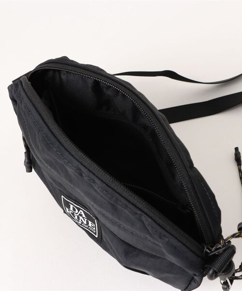 DAKINE（ダカイン）の「DAKINE メンズ JOEY OVAL CROSSBODY ショルダーバッグ 【2025年春夏モデル】/ダカインミニショルダーバック（ショルダーバッグ・メンズ・ブラック・FREE）」の3枚目の写真