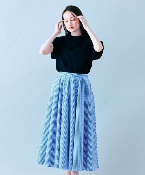 Audie a Muses(オーディアミューズ)の「アシンメトリータックプルオーバー(Tシャツ/カットソー・レディース・ブラウン/オフホワイト/ブラック・42/38)」の4枚目の写真