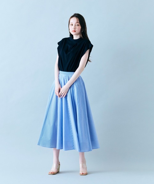 Audie a Muses(オーディアミューズ)の「アシンメトリータックプルオーバー(Tシャツ/カットソー・レディース・ブラウン/オフホワイト/ブラック・42/38)」の8枚目の写真