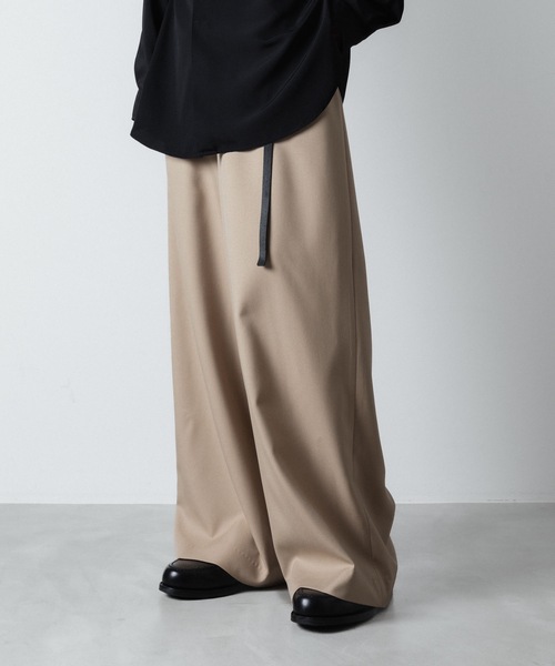 ato（アトウ）の「RECYCLE POLYESTER WIDE PANTS（スラックス・メンズ・トップグレー/ブラック/ベージュ・44/46/48）」の4枚目の写真