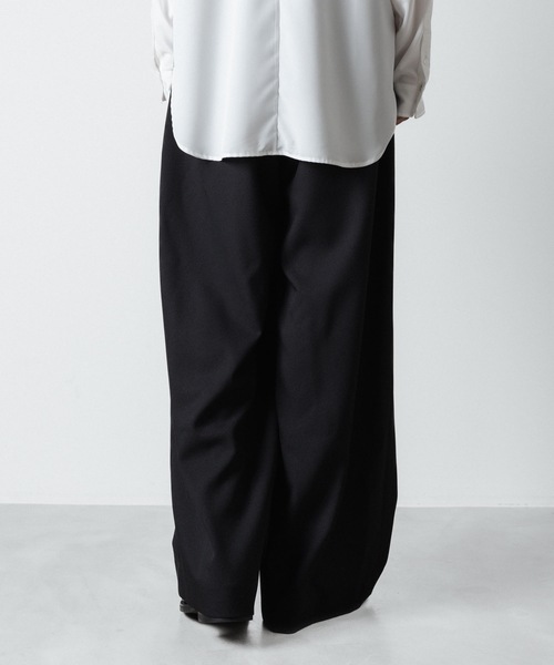 ato（アトウ）の「RECYCLE POLYESTER WIDE PANTS（スラックス・メンズ・トップグレー/ブラック/ベージュ・44/46/48）」の22枚目の写真