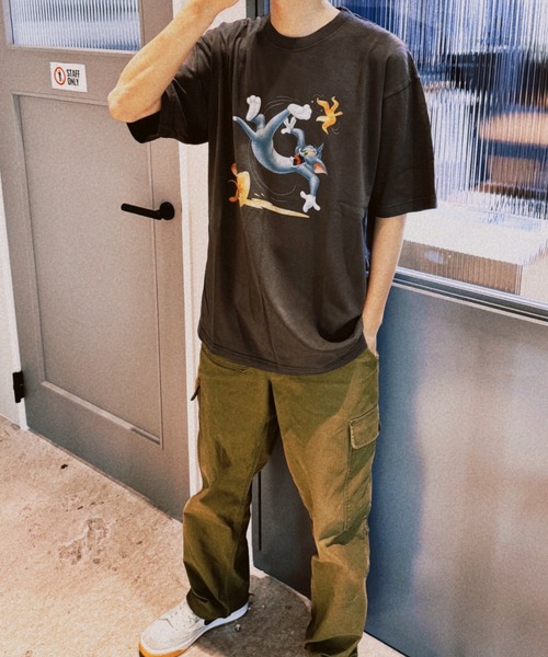 minius(ミニウス)の「【Tom&Jerry/トムとジェリー】""TOM and JERRY"" T-Shirt"半袖プリントTシャツ ビックシルエット ピグメント加工 ヴィンテージライク(Tシャツ/カットソー・メンズ・ホワイト/チャコールグレー・MEDIUM/LARGE/X-LARGE)」の9枚目の写真