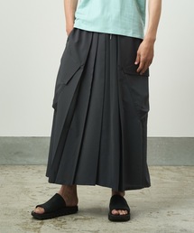 和ROBE（ワローブ）の「DOT AIR EASY HAKAMA TECH（カーゴパンツ）」