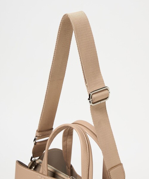 UNITED ARROWS(ユナイテッドアローズ)の「コンパートメント トートバッグ(トートバッグ・レディース・ブラック/ベージュ・FREE)」の4枚目の写真