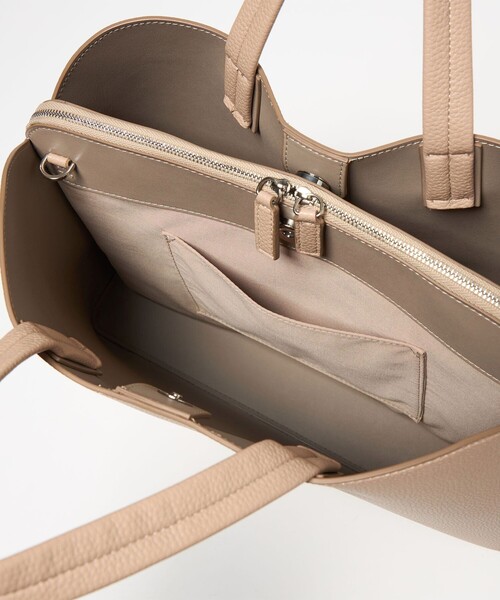 UNITED ARROWS(ユナイテッドアローズ)の「コンパートメント トートバッグ(トートバッグ・レディース・ブラック/ベージュ・FREE)」の7枚目の写真