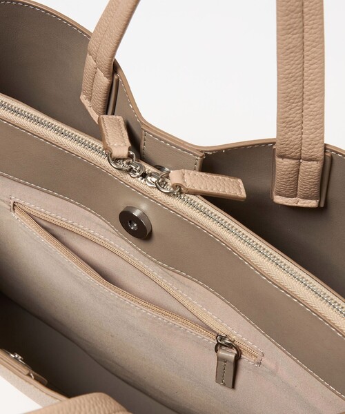 UNITED ARROWS(ユナイテッドアローズ)の「コンパートメント トートバッグ(トートバッグ・レディース・ブラック/ベージュ・FREE)」の8枚目の写真