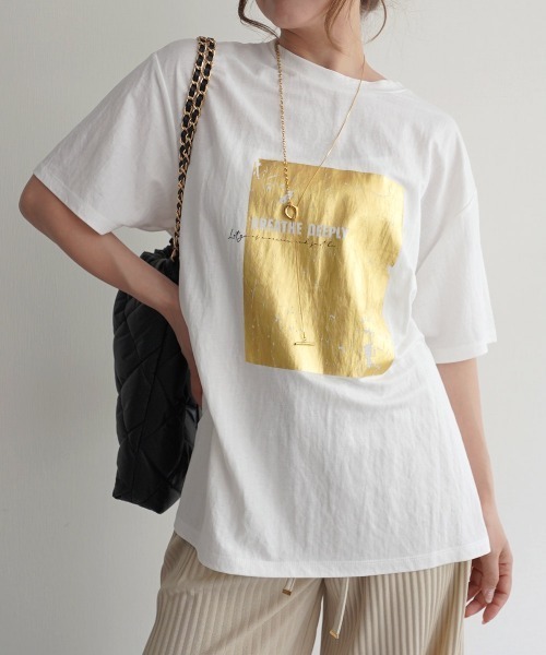 Rashik(ラシク)の「箔プリント冷感Tシャツ 接触冷感(Tシャツ/カットソー・レディース・ホワイト×シルバー/ブラック×シルバー/ホワイト×ゴールド・FREE)」の1枚目の写真