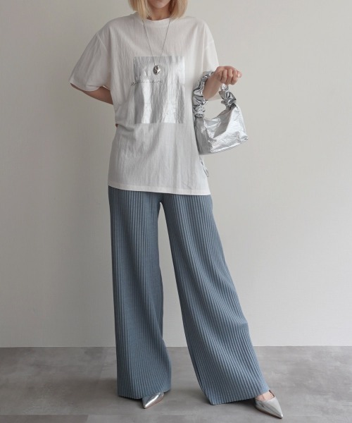 Rashik(ラシク)の「箔プリント冷感Tシャツ 接触冷感(Tシャツ/カットソー・レディース・ホワイト×シルバー/ブラック×シルバー/ホワイト×ゴールド・FREE)」の12枚目の写真