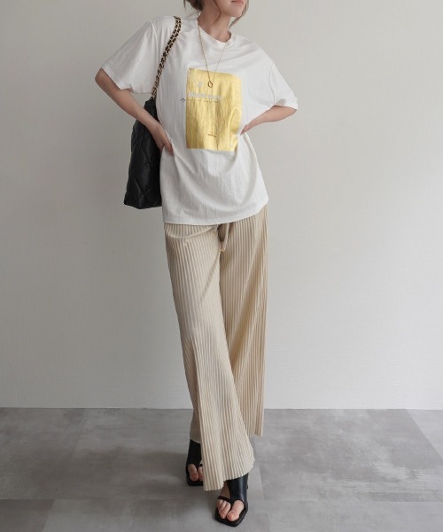 Rashik(ラシク)の「箔プリント冷感Tシャツ 接触冷感(Tシャツ/カットソー・レディース・ホワイト×シルバー/ブラック×シルバー/ホワイト×ゴールド・FREE)」の9枚目の写真