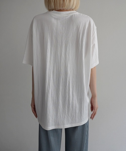 Rashik(ラシク)の「箔プリント冷感Tシャツ 接触冷感(Tシャツ/カットソー・レディース・ホワイト×シルバー/ブラック×シルバー/ホワイト×ゴールド・FREE)」の17枚目の写真