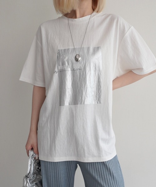 Rashik(ラシク)の「箔プリント冷感Tシャツ 接触冷感(Tシャツ/カットソー・レディース・ホワイト×シルバー/ブラック×シルバー/ホワイト×ゴールド・FREE)」の13枚目の写真