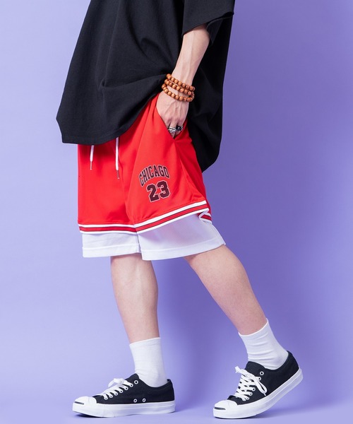 a.p.o.v.(エーピーオービー)の「a.p.o.v. CHICAGOロゴオーバーサイズメッシュハーフパンツ(その他パンツ・メンズ・ブラック/レッド・ONESIZE)」の1枚目の写真