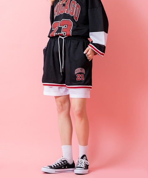 a.p.o.v.(エーピーオービー)の「a.p.o.v. CHICAGOロゴオーバーサイズメッシュハーフパンツ(その他パンツ・メンズ・ブラック/レッド・ONESIZE)」の3枚目の写真