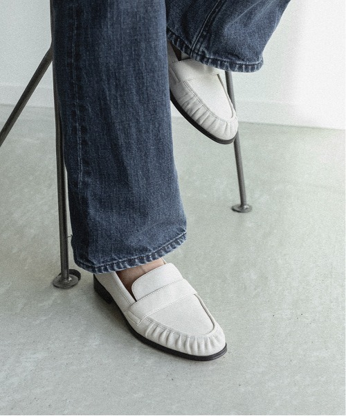 関税なし 送料無料  Maddie Diamond ローファー Jimmy Choo Diamond Maddie Suede Loafers | Harrods UK