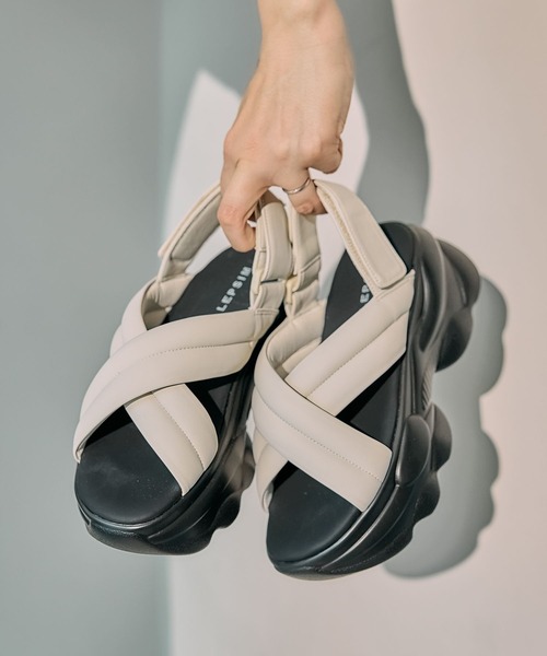 LEPSIM（レプシィム）の「パデッドクロスサンダル　494467（サンダル・レディース・アイボリー/ブラック・MEDIUM/LARGE）」の4枚目の写真