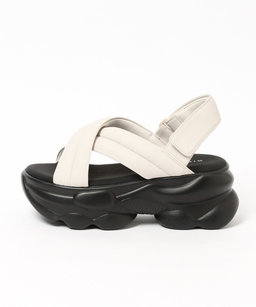 LEPSIM（レプシィム）の「パデッドクロスサンダル　494467（サンダル・レディース・アイボリー/ブラック・MEDIUM/LARGE）」の9枚目の写真
