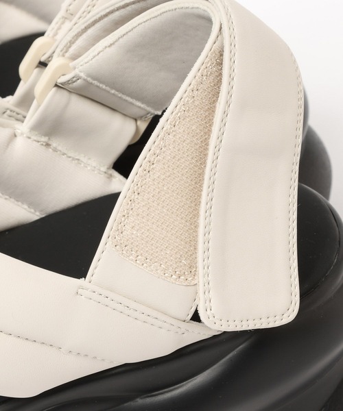 LEPSIM（レプシィム）の「パデッドクロスサンダル　494467（サンダル・レディース・アイボリー/ブラック・MEDIUM/LARGE）」の18枚目の写真