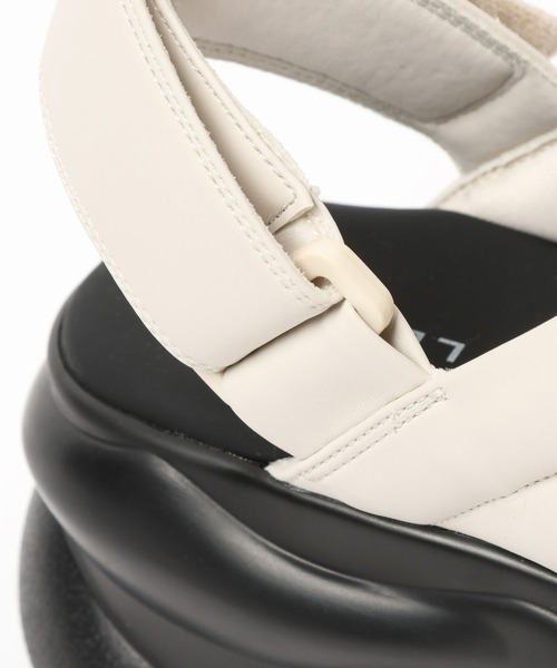 LEPSIM（レプシィム）の「パデッドクロスサンダル　494467（サンダル・レディース・アイボリー/ブラック・MEDIUM/LARGE）」の19枚目の写真