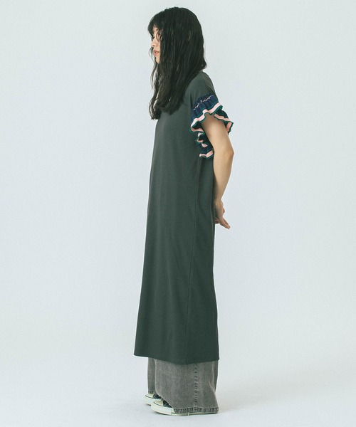 ROSE BUD（ローズバッド）の「FRILL SLEEVE DRESS（ワンピース・レディース・チャコール/ネイビー・ONE SIZE）」の8枚目の写真