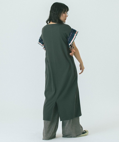 ROSE BUD（ローズバッド）の「FRILL SLEEVE DRESS（ワンピース・レディース・チャコール/ネイビー・ONE SIZE）」の11枚目の写真