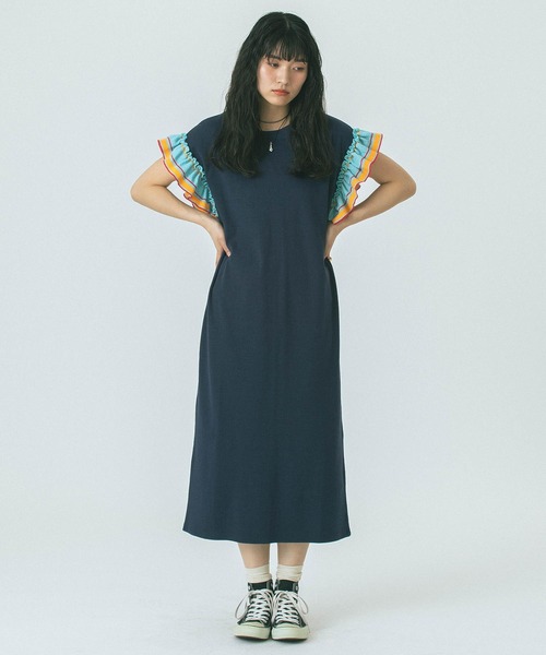 ROSE BUD（ローズバッド）の「FRILL SLEEVE DRESS（ワンピース・レディース・チャコール/ネイビー・ONE SIZE）」の13枚目の写真