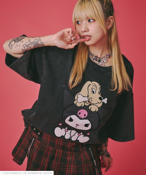 GALFY（ガルフィー）の「GALFY（ガルフィー）サンリオ クロミコラボ キャラクターアップリケ ビッグシルエット半袖Tシャツ メンズ レディース ユニセックス（Tシャツ/カットソー・レディース・オフホワイト/ブラック/ブラック系その他/パープル・L）」の4枚目の写真