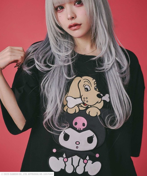 GALFY（ガルフィー）の「GALFY（ガルフィー）サンリオ クロミコラボ キャラクターアップリケ ビッグシルエット半袖Tシャツ メンズ レディース ユニセックス（Tシャツ/カットソー・レディース・オフホワイト/ブラック/ブラック系その他/パープル・L）」の3枚目の写真