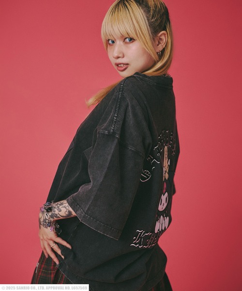 GALFY（ガルフィー）の「GALFY（ガルフィー）サンリオ クロミコラボ キャラクターアップリケ ビッグシルエット半袖Tシャツ メンズ レディース ユニセックス（Tシャツ/カットソー・レディース・オフホワイト/ブラック/ブラック系その他/パープル・L）」の21枚目の写真