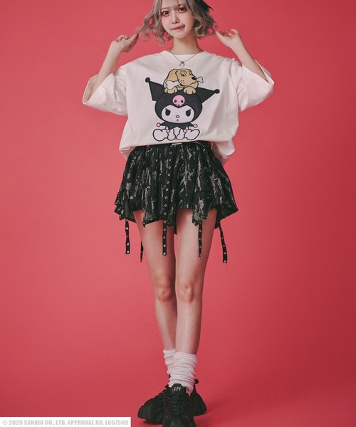 GALFY（ガルフィー）の「GALFY（ガルフィー）サンリオ クロミコラボ キャラクターアップリケ ビッグシルエット半袖Tシャツ メンズ レディース ユニセックス（Tシャツ/カットソー・レディース・オフホワイト/ブラック/ブラック系その他/パープル・L）」の6枚目の写真