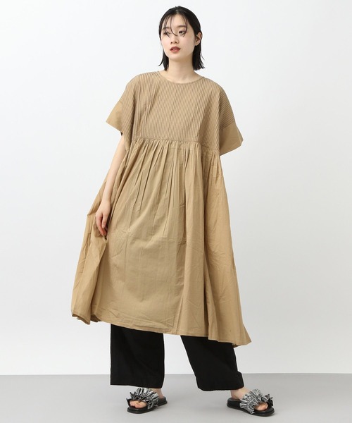 studio CLIP（スタディオクリップ）の「《natural by clip》ピンタックギャザーワンピース（ワンピース・レディース・ベージュ/ラベンダー/ブラック/その他7・FREE）」の4枚目の写真