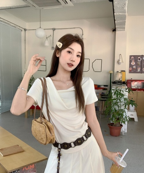 REBALANCE(リバランス)の「ドレープオフショルTシャツ(Tシャツ/カットソー・レディース・A/B/D/C・MEDIUM/SMALL)」の4枚目の写真