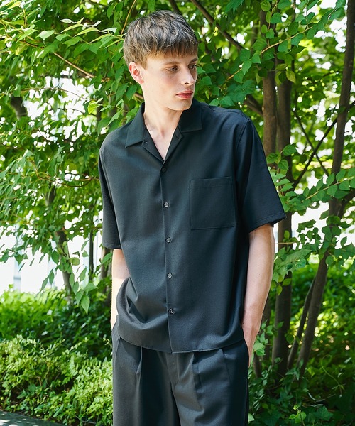 markaware（マーカウェア）の「【MARKAWARE/marka】別注 OPEN COLLAR S/S SHIRT（シャツ/ブラウス・メンズ・ダークグレー/ブラック・1/2）」の2枚目の写真