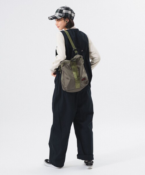 BRIEFING ショルダーバッグ オリーブ BEAMS BOY（ビームスボーイ）の「BRIEFING × BEAMS BOY / 別注