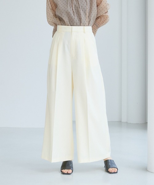 Andemiu（アンデミュウ）の「タックワイドパンツ579804（スラックス・レディース・アイボリー/ブラック/チャコールグレー・SMALL/MEDIUM）」の2枚目の写真