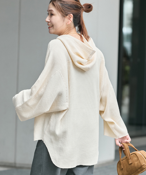 ARMY TWILL(アーミーツイル)の「別注【ARMY TWILL/アーミーツイル】WaffleHoodie(Tシャツ/カットソー・レディース・アイボリー/ブラック系その他・FREE)」の1枚目の写真