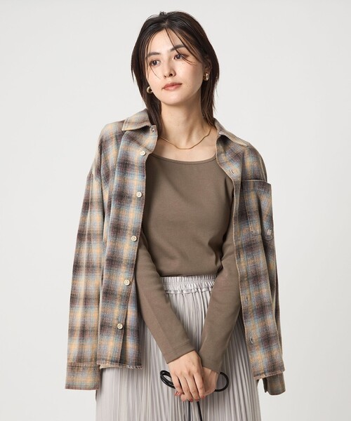 green label relaxing（グリーンレーベルリラクシング）の「デコルテ フライス ロングスリーブ プルオーバー（Tシャツ/カットソー・レディース・ブラック/モカ/オフホワイト/ダークブラウン・FREE）」の10枚目の写真