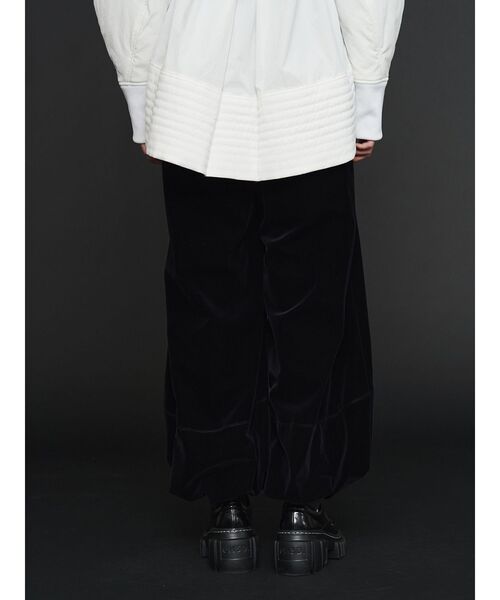 UN3D.（アンスリード）の「VELVET HEM GATHER PT 【セットアップ着用可能】 / ベルベットヘムギャザーパンツ（その他パンツ・レディース・キャメル/ブラック・36/38）」の16枚目の写真