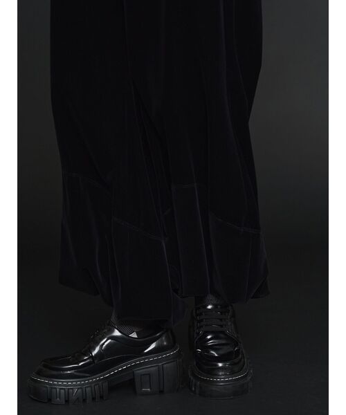 UN3D.（アンスリード）の「VELVET HEM GATHER PT 【セットアップ着用可能】 / ベルベットヘムギャザーパンツ（その他パンツ・レディース・キャメル/ブラック・36/38）」の17枚目の写真