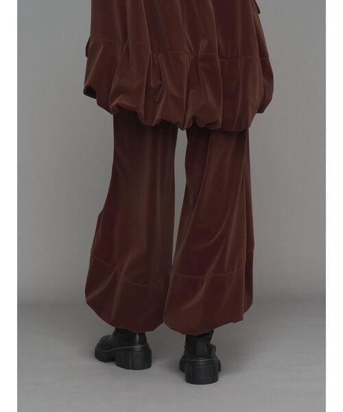 UN3D.（アンスリード）の「VELVET HEM GATHER PT 【セットアップ着用可能】 / ベルベットヘムギャザーパンツ（その他パンツ・レディース・キャメル/ブラック・36/38）」の22枚目の写真
