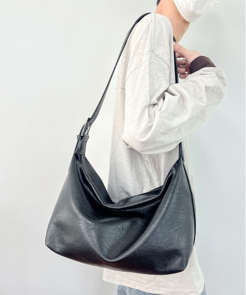 gossip!ロサンゼルス(ゴシップロサンゼルス)の「ソフトレザーシンプルショルダーバッグ トラベルバッグ 大容量 《通勤・通学に!》(ボストンバッグ・レディース・ブラック/ブラウン・FREE)」の20枚目の写真