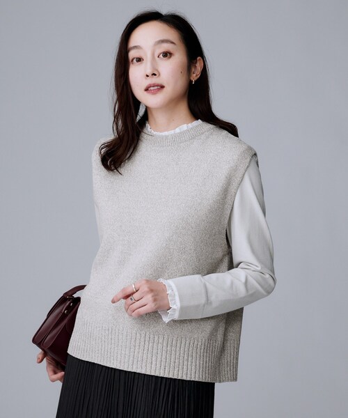 UNTITLED（アンタイトル）の「◆【重ね着レイヤードに】杢調ニットベスト（ベスト・レディース・ダークブラウン系3/ブラック系3/グレー系3・00/02/04/44/48）」の3枚目の写真