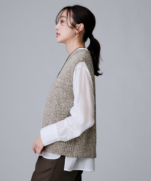 UNTITLED（アンタイトル）の「◆【重ね着レイヤードに】杢調ニットベスト（ベスト・レディース・ダークブラウン系3/ブラック系3/グレー系3・00/02/04/44/48）」の4枚目の写真