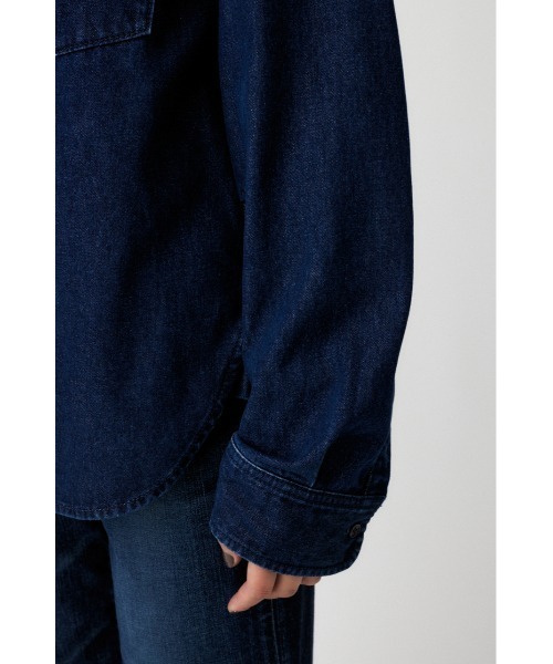 MOUSSY(マウジー)の「DENIM シャツ(シャツ/ブラウス・レディース・ブルー/ライトブルー・FREE)」の4枚目の写真