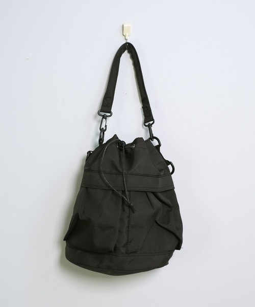 shopnikoniko(ショップニコニコ)の「巾着バッグ ショルダー ナイロン ドロスト 巾着ショルダーバッグ(ショルダーバッグ・レディース・ブラック/ホワイト・フリー)」の16枚目の写真