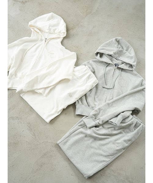 NEW BALANCE(ニューバランス)の「【New Balance for emmi】ダブルジップフーディースウェット(スウェット・レディース・ホワイト・M)」の19枚目の写真
