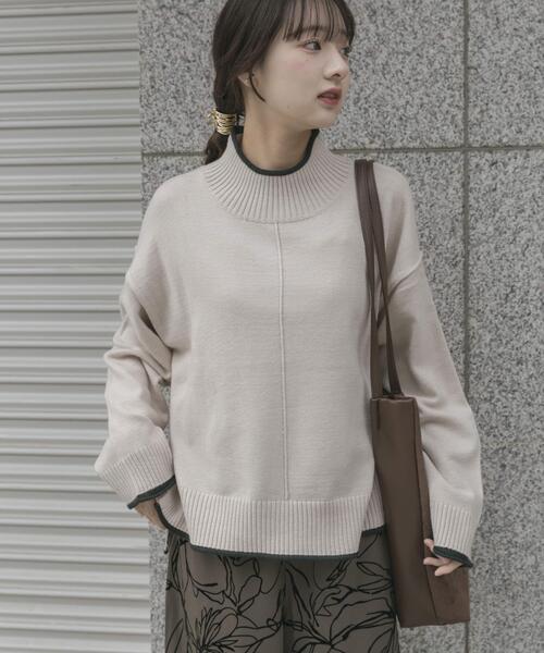 ITEMS URBANRESEARCH（アイテムズ アーバンリサーチ）の「『洗濯可/静電気防止』ハイショクハイネックニット（ニット/セーター・レディース・オフホワイト/グレー/ブルー系その他/モカ/ライトグレー/ネイビー・FREE）」の2枚目の写真