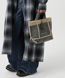 ロラライハリス♡ブルーグラデデニム♡刺繍の本革持ち手のフリンジ肩掛けバッグ ロラライハリス♡ブルーグラデデニム♡刺繍の本革持ち手の